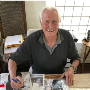 This legendary actor was a ladies’ man and the youngest-ever Bond – At 84, His ‘Real Achievements’ Are His Seven Children.