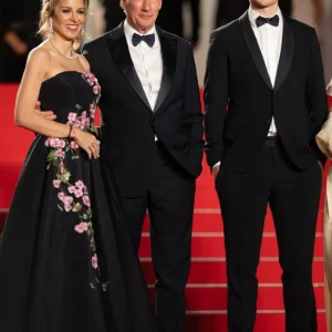 Richard Gere’s red carpet appearance with 3rd wife ignites heated reactions – “Looks like his granddaughter”