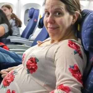 Pregnant and Forced to Kneel on a Flight – The Shocking Reason Why