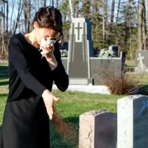 The Hilarious Reason This Widow Never Looks Back at Her Husband’s Grave
