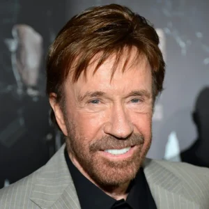 Chuck Norris is fi-ghting for life – Prayers needed