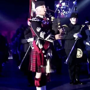 “Amazing Grace” performed by 200 bagpipes brings audience to tears