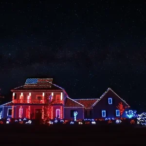 Florida Family Pays Christmas Tribute to Fallen Soldiers. Keep Your Eye on That American Flag