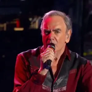 Legendary Musician Neil Diamond Gives Outstanding Live Rendition of “America”
