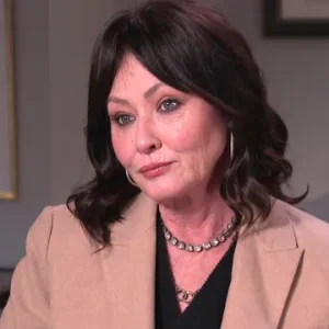 A star of ‘Charmed’ and ‘Beverly Hills, 90210,’ Shannen Doherty, has passed away at the age of 53…