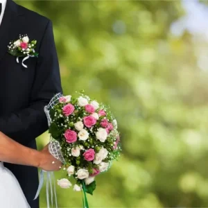 Newlywed couple send $240 bill to guests who did not show up at their wedding