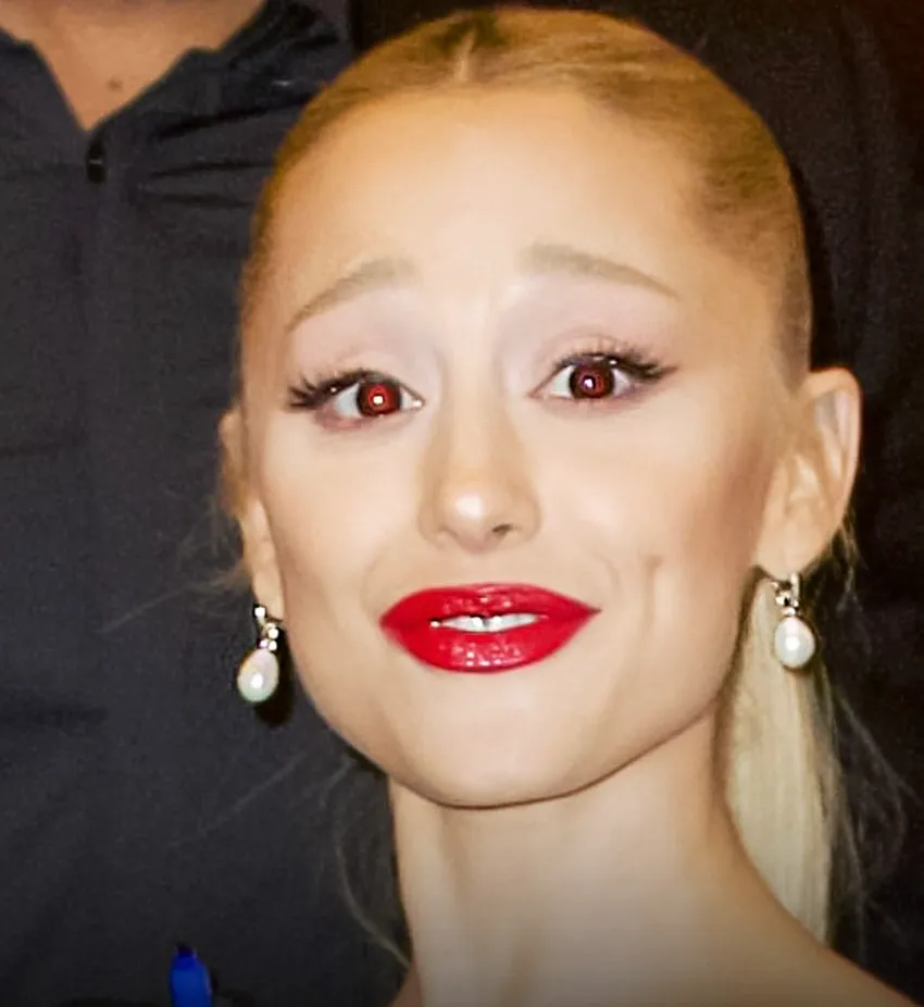 Ariana Grande sparks concern at Golden Globes
